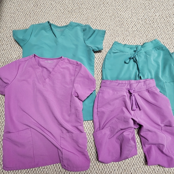 Mandala Tops - Lot of 4 - Mandala Scrubs